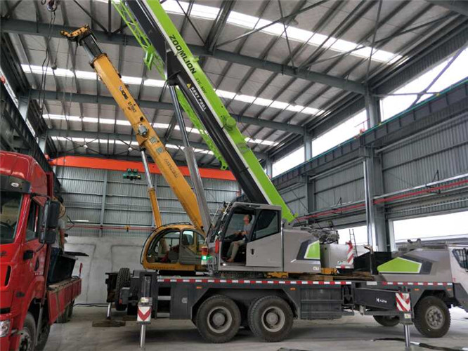 陵水县高空车出租需要注意哪些安全事项？